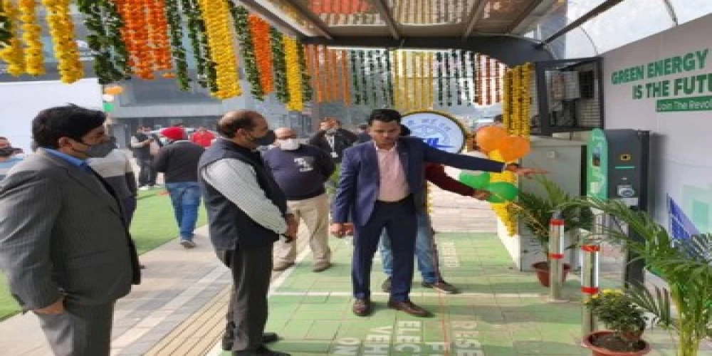 CIL launches first e-vehicle charging station in South Delhi CIL launches first e-vehicle charging station in South Delhi