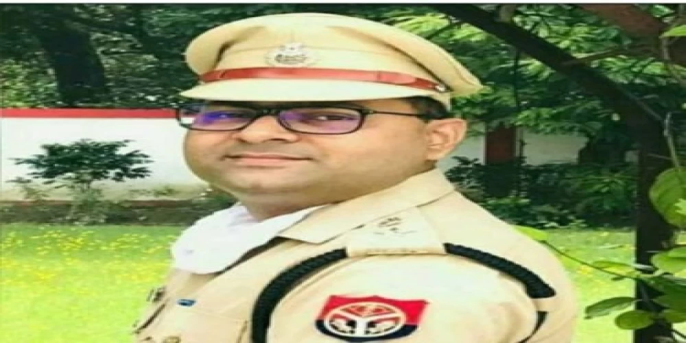 Four IPS officers transferred in Uttar Pradesh Four IPS officers transferred in Uttar Pradesh