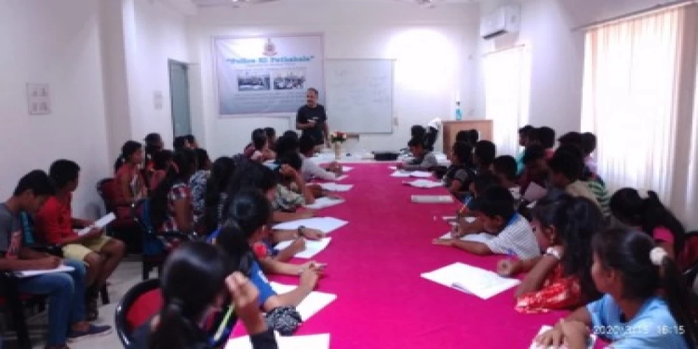 Police Ki Pathshala: IPS Suraj Singh Parihar ensures learning mustn’t stop Police Ki Pathshala: IPS Suraj Singh Parihar ensures learning mustn’t stop