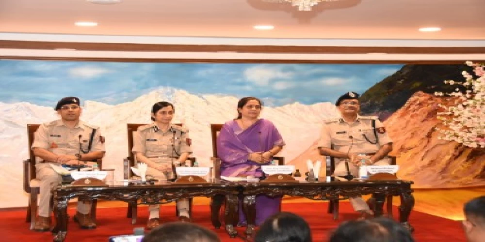 Sanrakshika, the CISF Wives Welfare Association, Presents Bihar Yoga Publications Yoga Outreach-Delhi 2023 Sanrakshika, the CISF Wives Welfare Association, Presents Bihar Yoga Publications Yoga Outreach-Delhi 2023