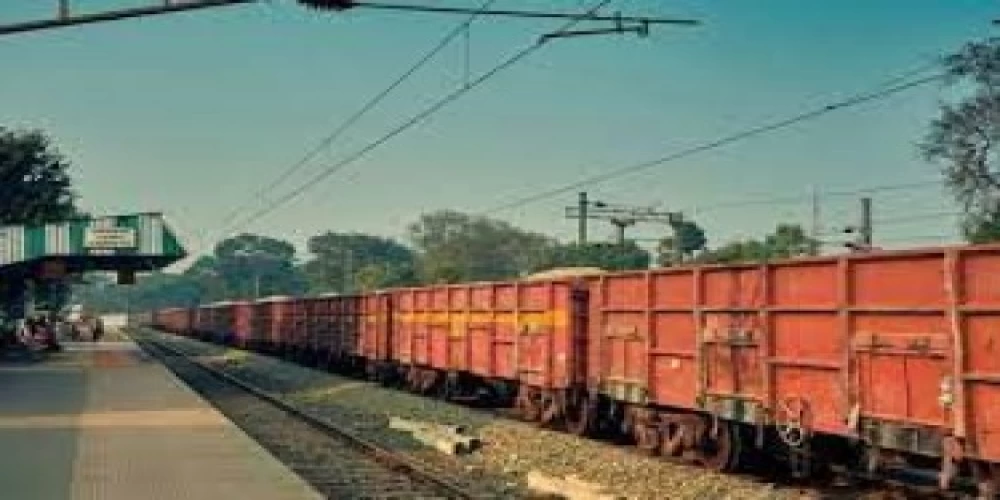 Railways earns Rs 135387 crore from freight loading Railways earns Rs 135387 crore from freight loading