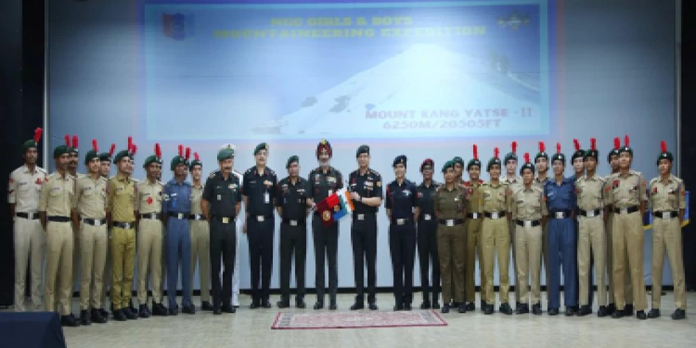 DG NCC flags-off boys & girls mountaineering expedition to Mt Kang Yatse-II in Ladakh DG NCC flags-off boys & girls mountaineering expedition to Mt Kang Yatse-II in Ladakh