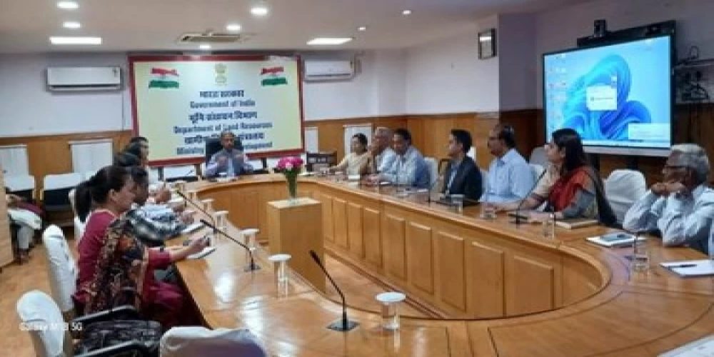 Ajay Tirkey, Secretary, DoLR, reviewed REWARD Program with World Bank team Ajay Tirkey, Secretary, DoLR, reviewed REWARD Program with World Bank team