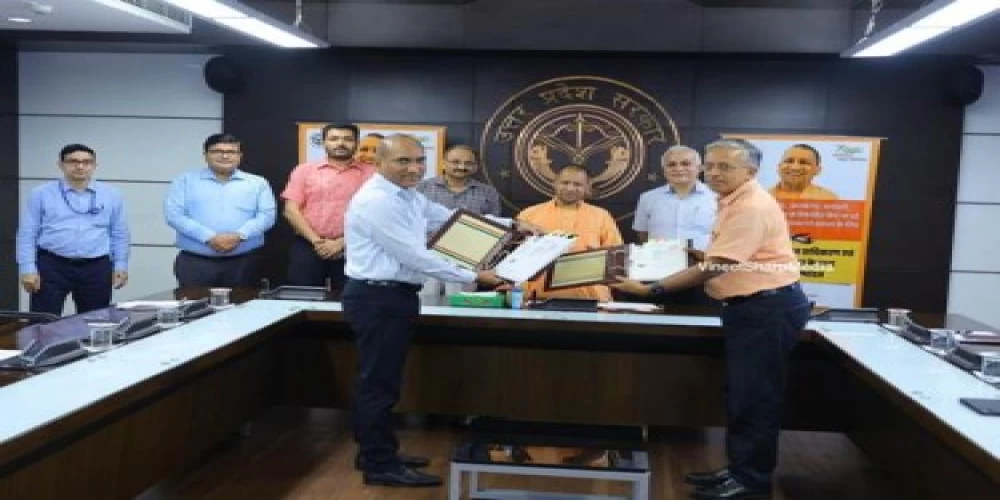 AAI signs agreement with UP government for operation and maintenance of airports AAI signs agreement with UP government for operation and maintenance of airports