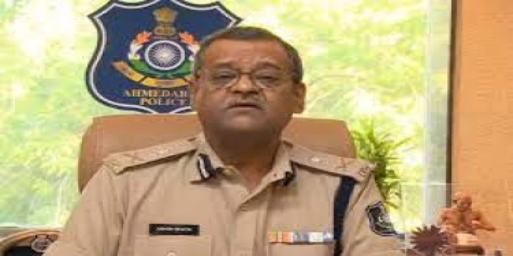 Ashish Bhatia gets extension of as Gujarat DGP for 8 more months Ashish Bhatia gets extension of as Gujarat DGP for 8 more months
