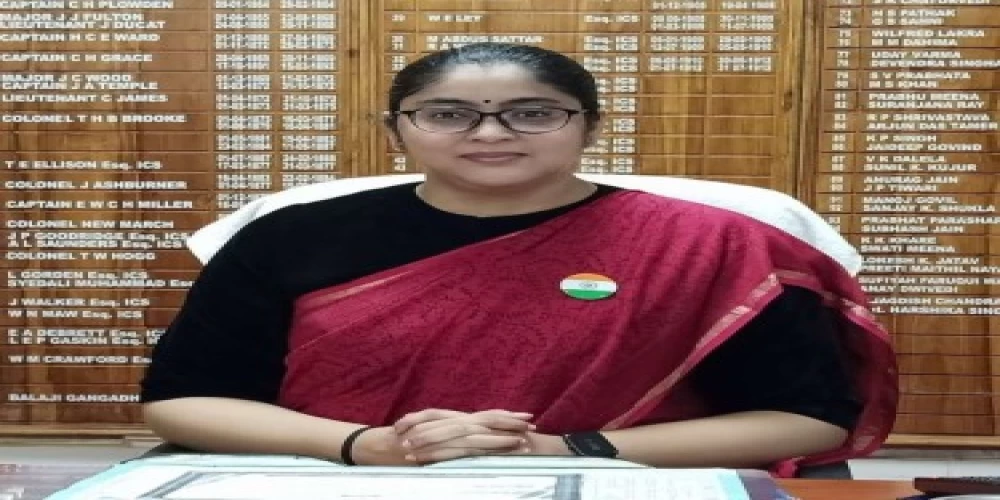 LSE Alumni Newsletter resonates with Mandla District Collector Harshika Singh’s multifaceted vision and love for Mother India LSE Alumni Newsletter resonates with Mandla District Collector Harshika Singh’s multifaceted vision and love for Mother India