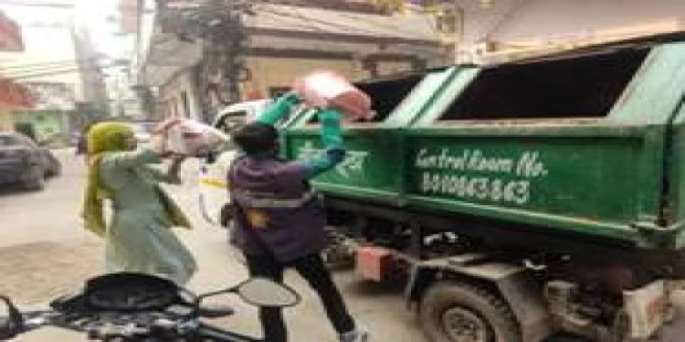 Swachh Diwali: From Clutter to Clean Swachh Diwali: From Clutter to Clean