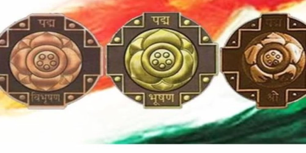 President of India presents 3 Padma Vibhushan, 8 Padma Bhushan and 55 Padma Shri Awards President of India presents 3 Padma Vibhushan, 8 Padma Bhushan and 55 Padma Shri Awards
