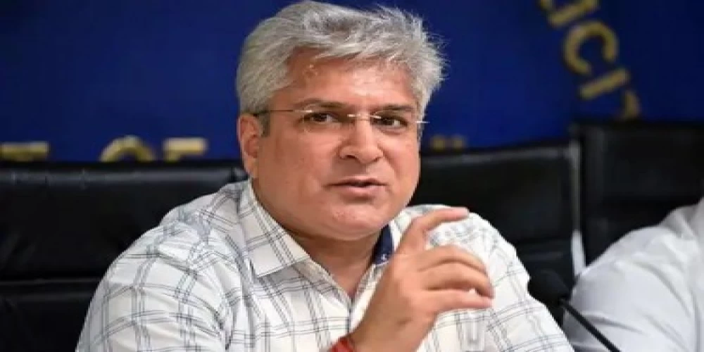 Finance Minister Kailash Gahlot reviews GST situation in Delhi Finance Minister Kailash Gahlot reviews GST situation in Delhi