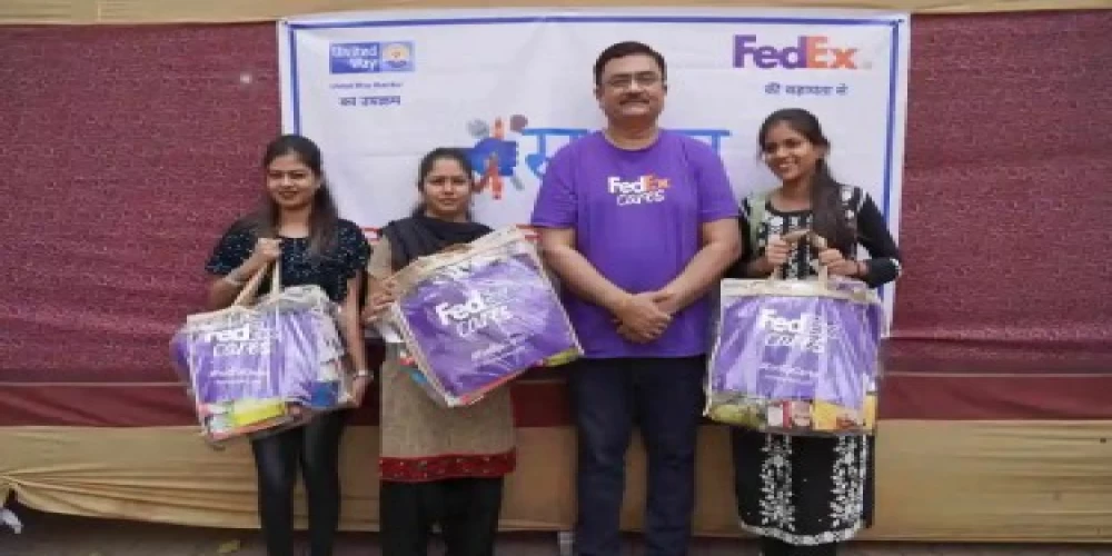 FedEx gifts Saksham kits to women entrepreneurs FedEx gifts Saksham kits to women entrepreneurs