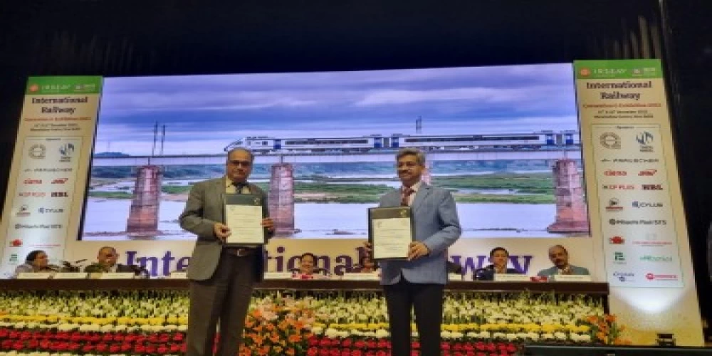 RailTel inks partnerships with IIT Roorkee and University of Birmingham for innovative railway solutions RailTel inks partnerships with IIT Roorkee and University of Birmingham for innovative railway solutions