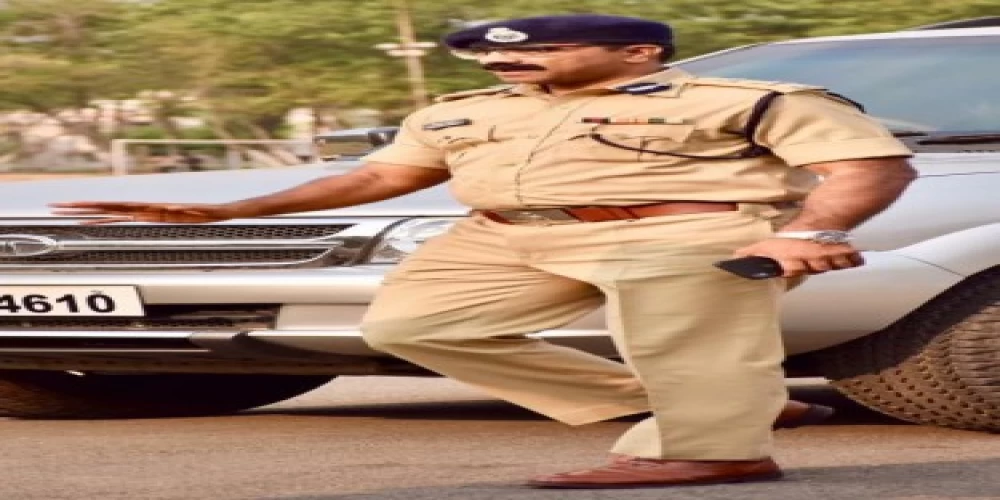 Bilaspur IG Dipanshu Kabra spreads cyber security awareness with ‘Main Bhi Cyber Mitaan’ campaign Bilaspur IG Dipanshu Kabra spreads cyber security awareness with ‘Main Bhi Cyber Mitaan’ campaign