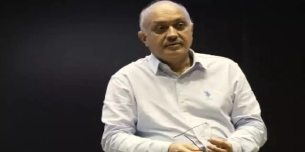 Supreme Court upholds Centre's decision on Delhi Chief Secretary's extension Supreme Court upholds Centre's decision on Delhi Chief Secretary's extension