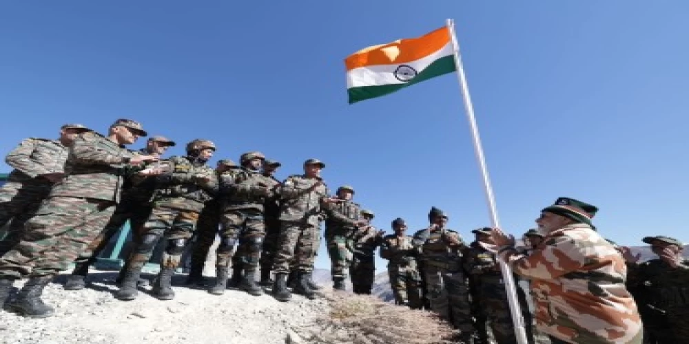 प्रधानमंत्री ने हिमाचल प्रदेश के लेप्चा में सुरक्षा बलों के साथ दिवाली मनाई प्रधानमंत्री ने हिमाचल प्रदेश के लेप्चा में सुरक्षा बलों के साथ दिवाली मनाई