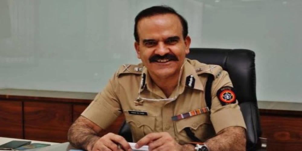 Former Mumbai Police Commissioner Parambir Singh accepts suspension order Former Mumbai Police Commissioner Parambir Singh accepts suspension order
