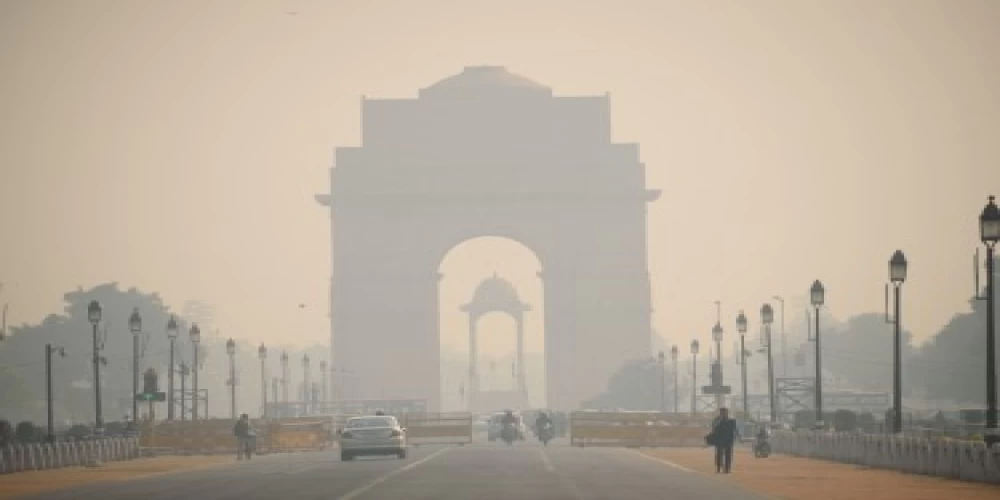 Delhi fights air pollution: 'Red Light On, Gaadi Off' campaign returns Delhi fights air pollution: 'Red Light On, Gaadi Off' campaign returns