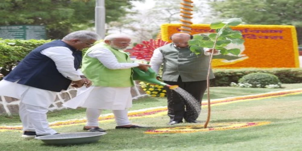 On the occasion of World Environment Day, PM launches the #एक_पेड़_माँ_के_नाम #Plant4Mother campaign On the occasion of World Environment Day, PM launches the #एक_पेड़_माँ_के_नाम #Plant4Mother campaign