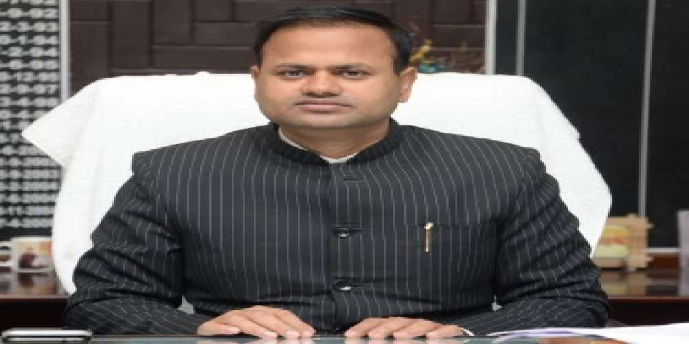 Other than Mt Everest, IAS Ravinder Kumar has scaled many heights in his career. Other than Mt Everest, IAS Ravinder Kumar has scaled many heights in his career.