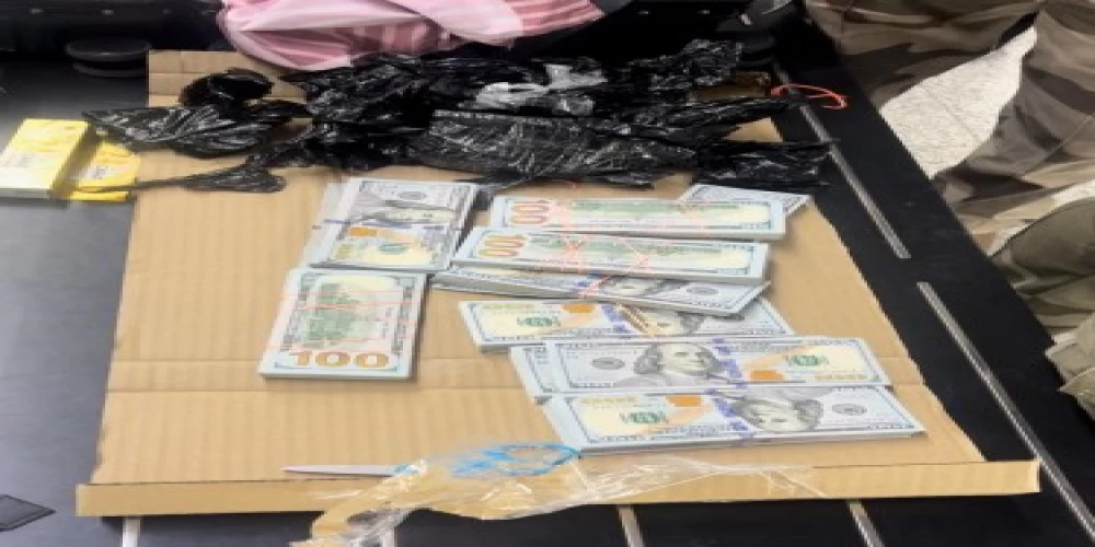 CISF personnel detects foreign currency concealment worth Rs 2.52 crore at IGI Airport CISF personnel detects foreign currency concealment worth Rs 2.52 crore at IGI Airport
