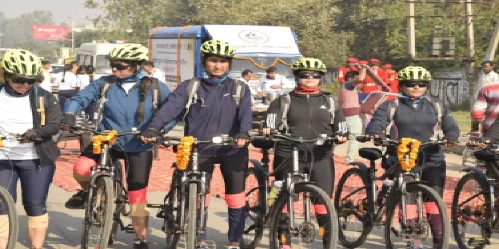Promoting women's safety, Haryana Police women cyclists cover 917-km amid adverse weather conditions Promoting women's safety, Haryana Police women cyclists cover 917-km amid adverse weather conditions