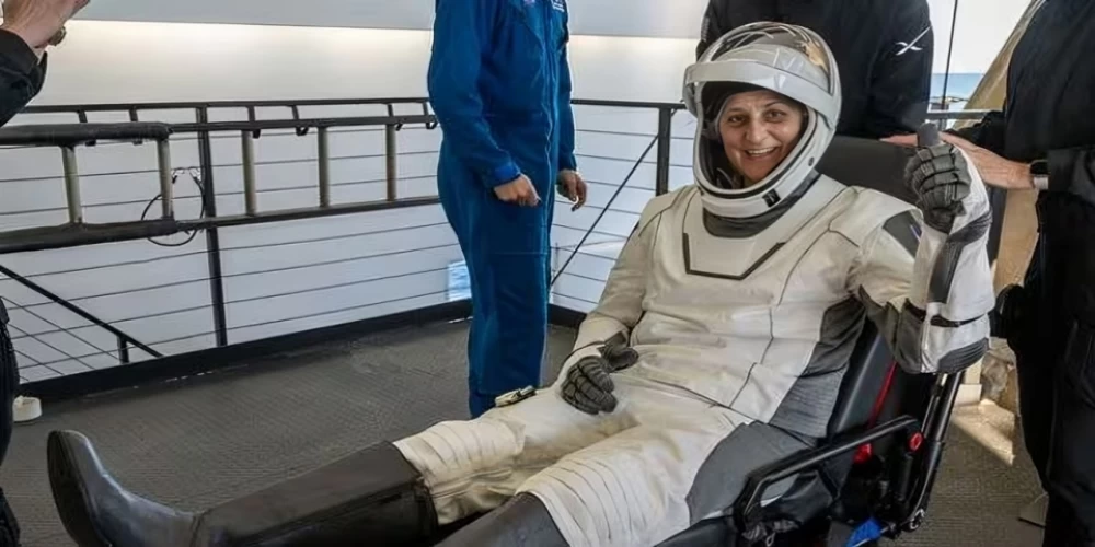 Sunita Williams returns to Earth after extended ISS stay, welcomed by PM Modi Sunita Williams returns to Earth after extended ISS stay, welcomed by PM Modi