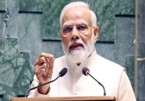 It is the responsibility of all government servants to increase faith of people in the government system: PM