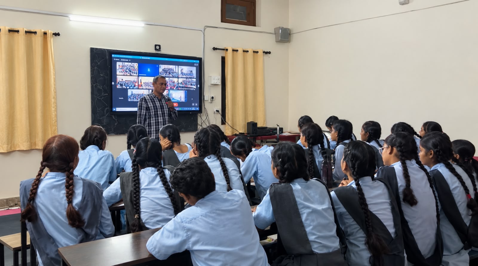 Baran Collector Balmukund Asawa’s Mission Samarthya brings smart learning to rural classrooms
