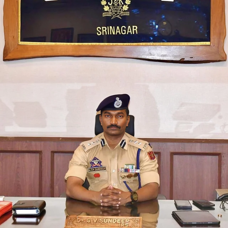 The doctor-cop who followed a hunch and exposed a ‘White Collar’ terror network