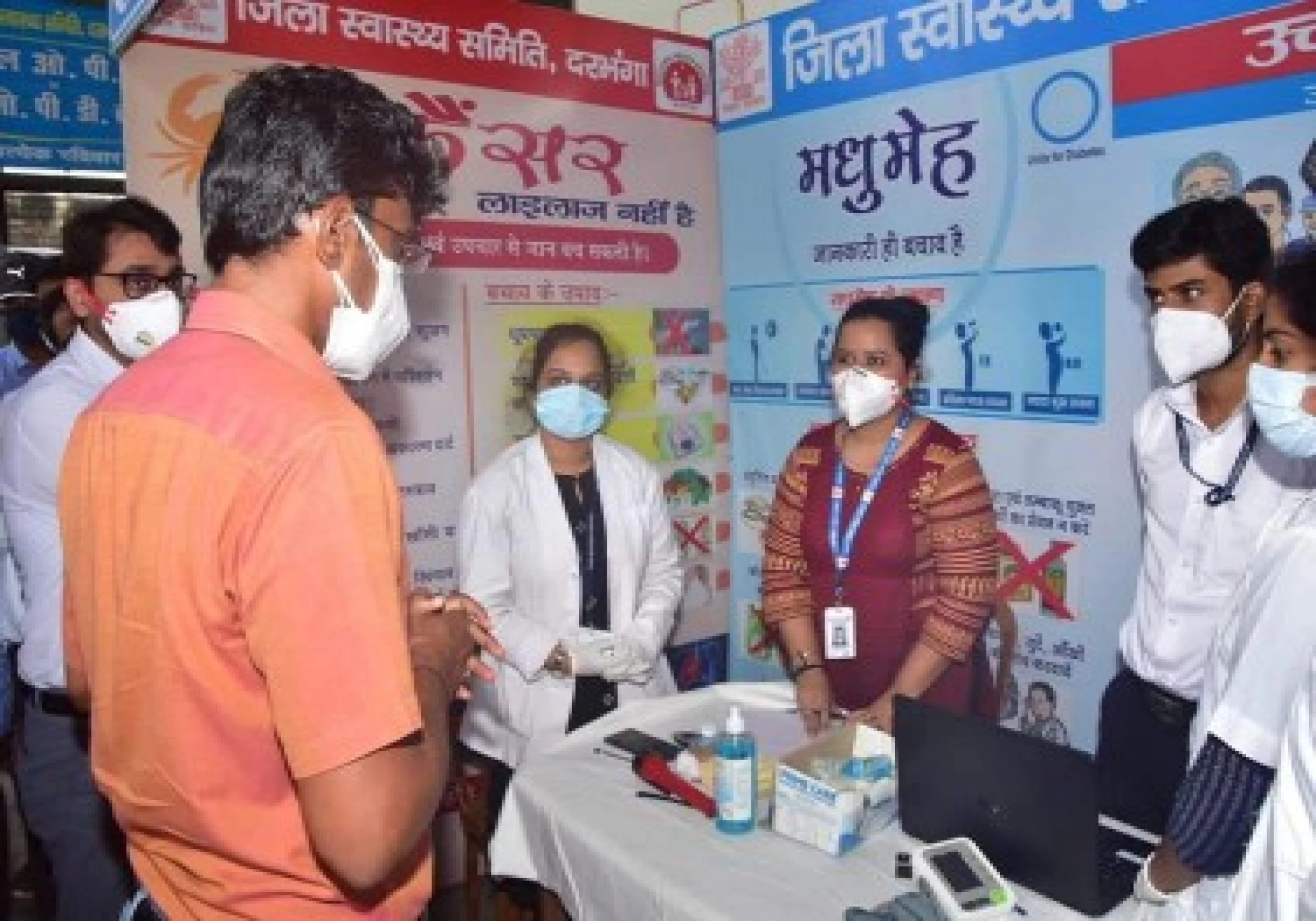 IAS Dr SM Thiyagarajan leads Darbhanga’s vaccination drive against Covid-19, sets record braving flood fury