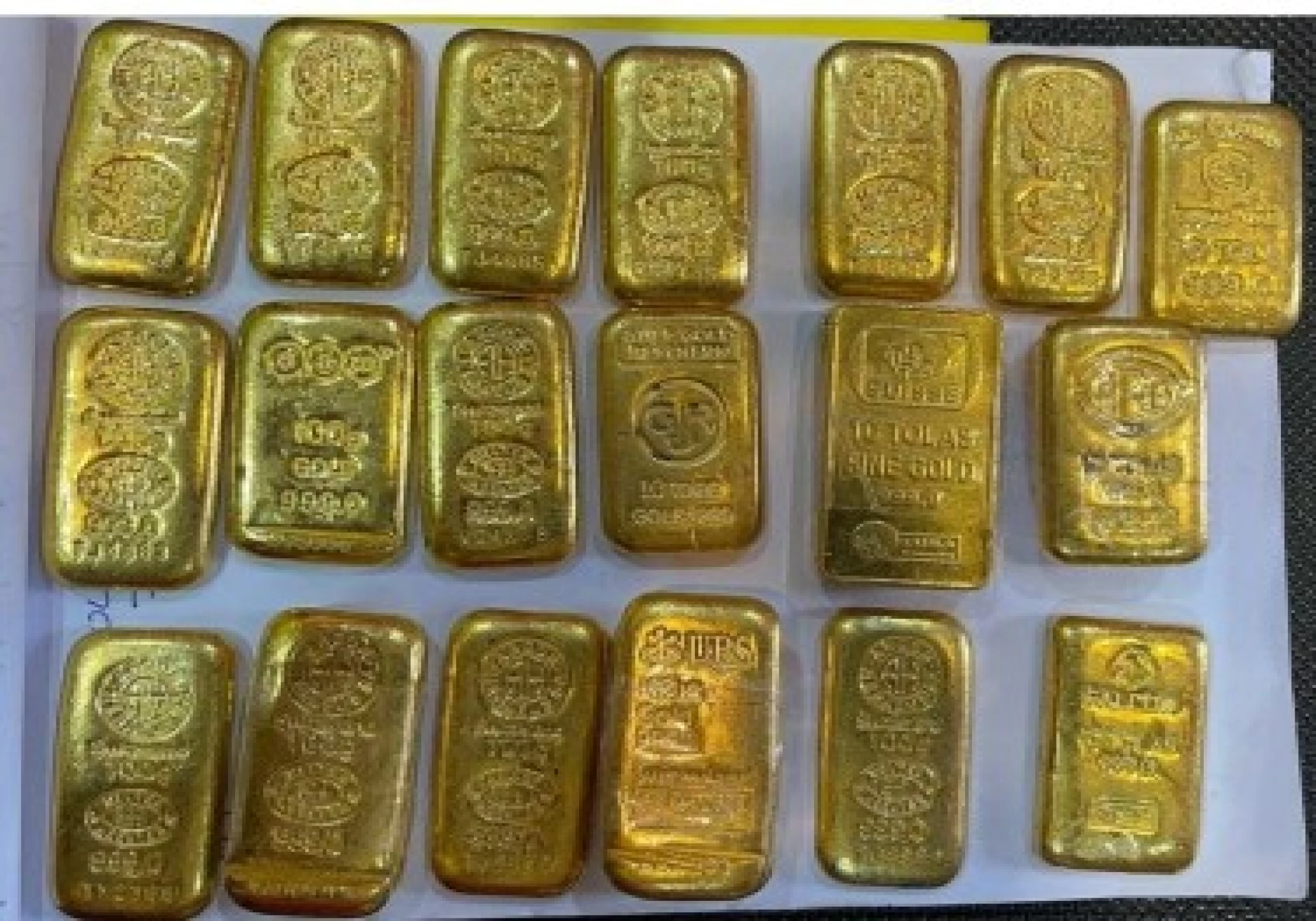 DRI seized 2.465 kg of foreign marked gold