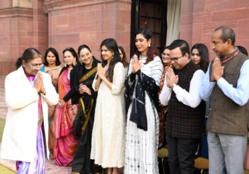 President of India interacts with leading women start-ups and unicorns